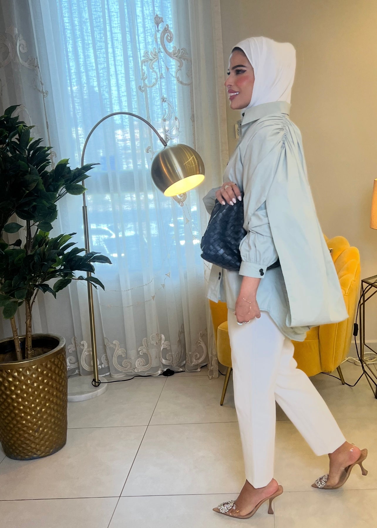 قميص ظهر عباءة بأزرار كبيرة