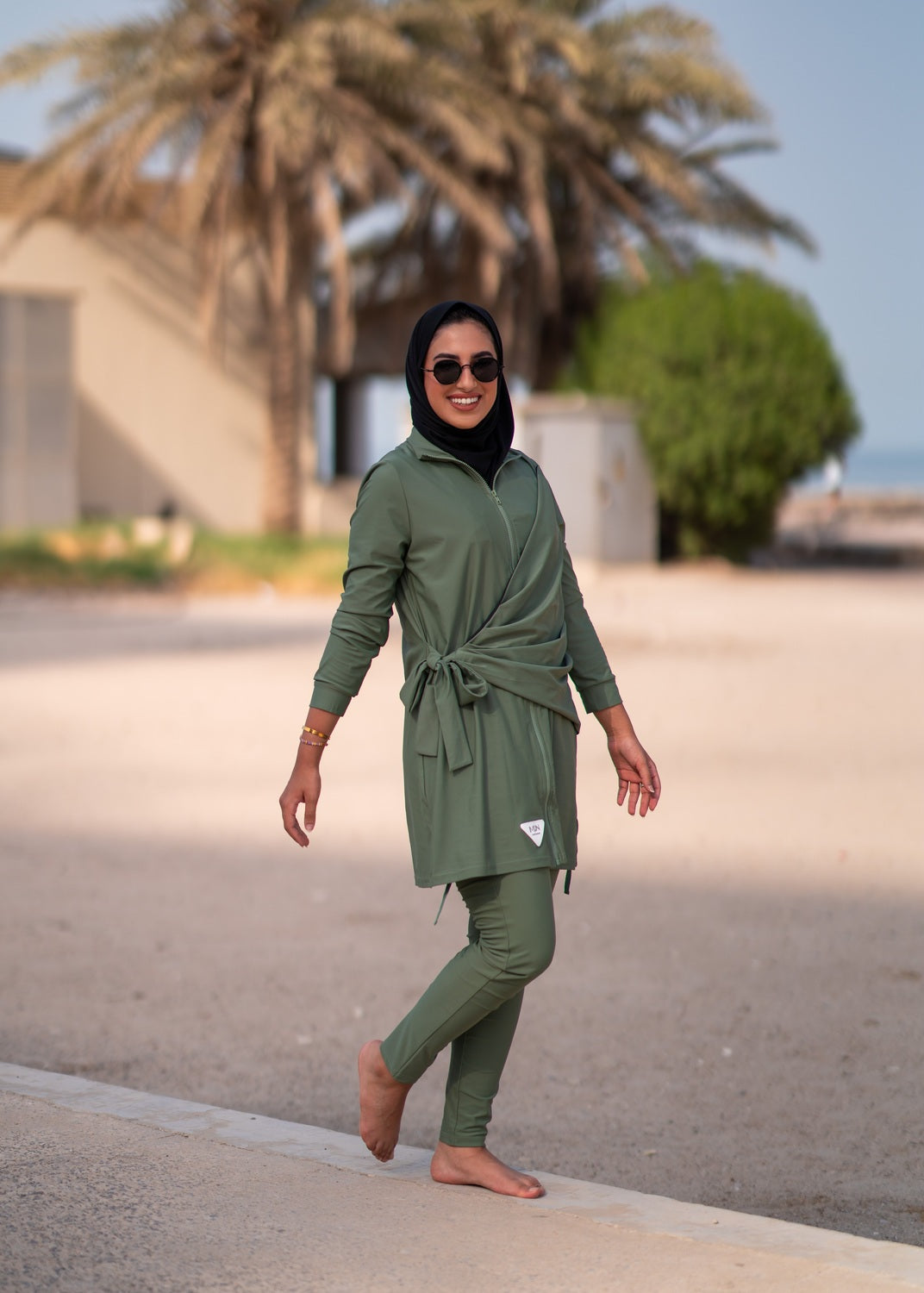 <tc> بوركيني مع ربطة جانبية + توربان</tc>