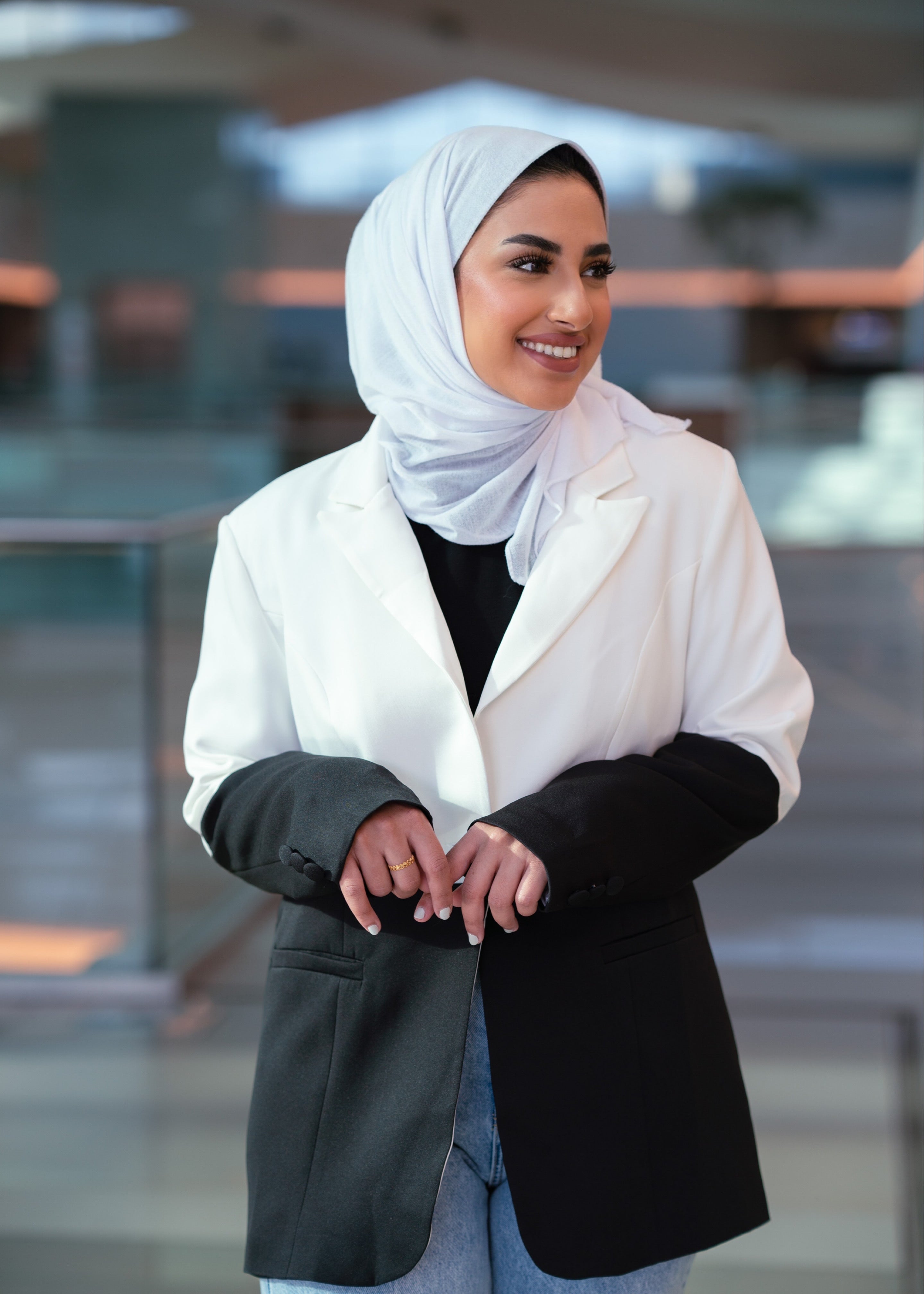 السترة السفلية الملونة