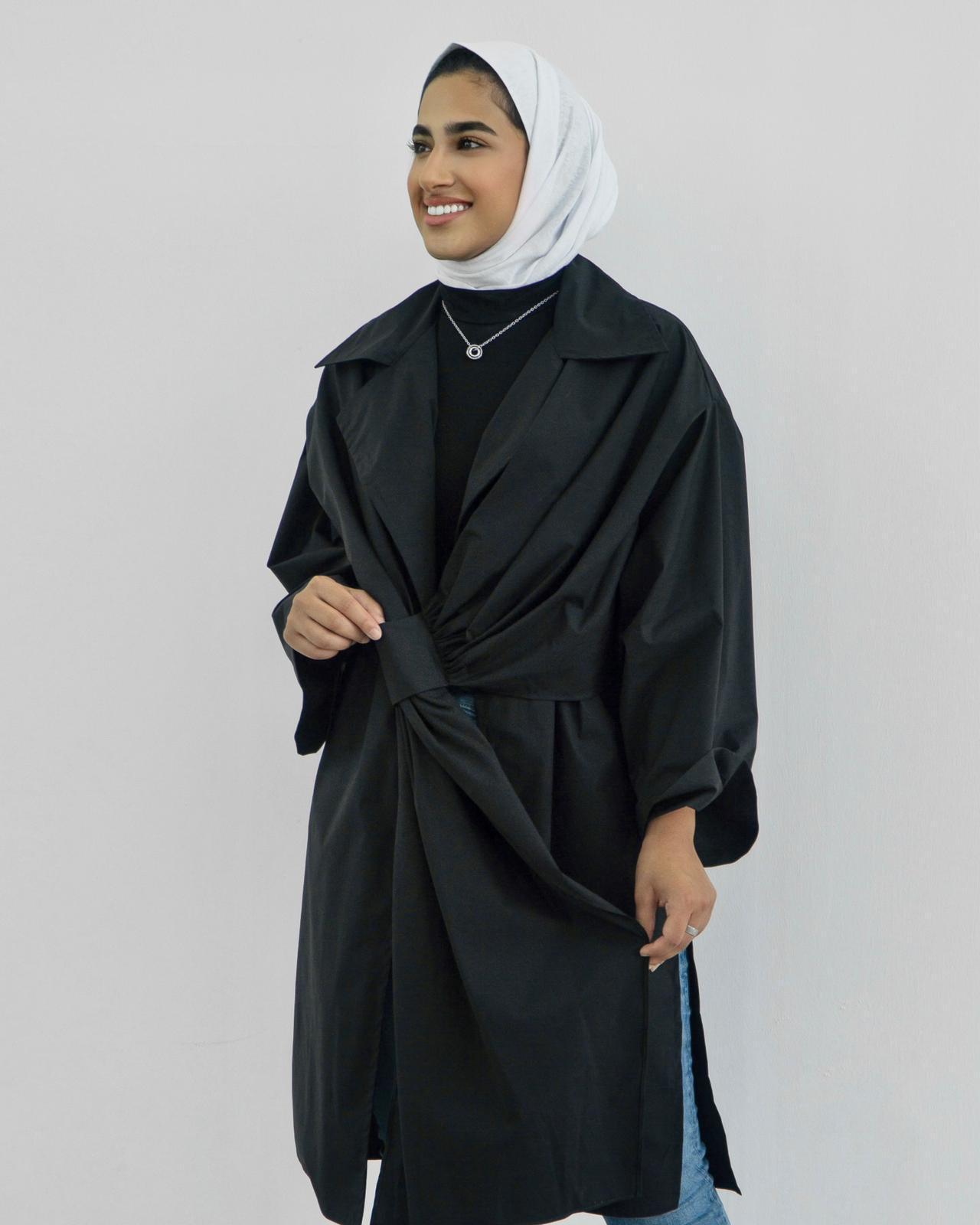 سترة طويلة مربوطة الخصر