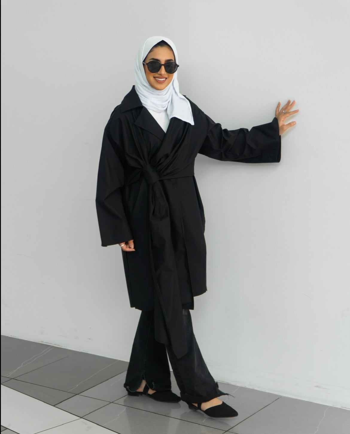 سترة طويلة مربوطة الخصر