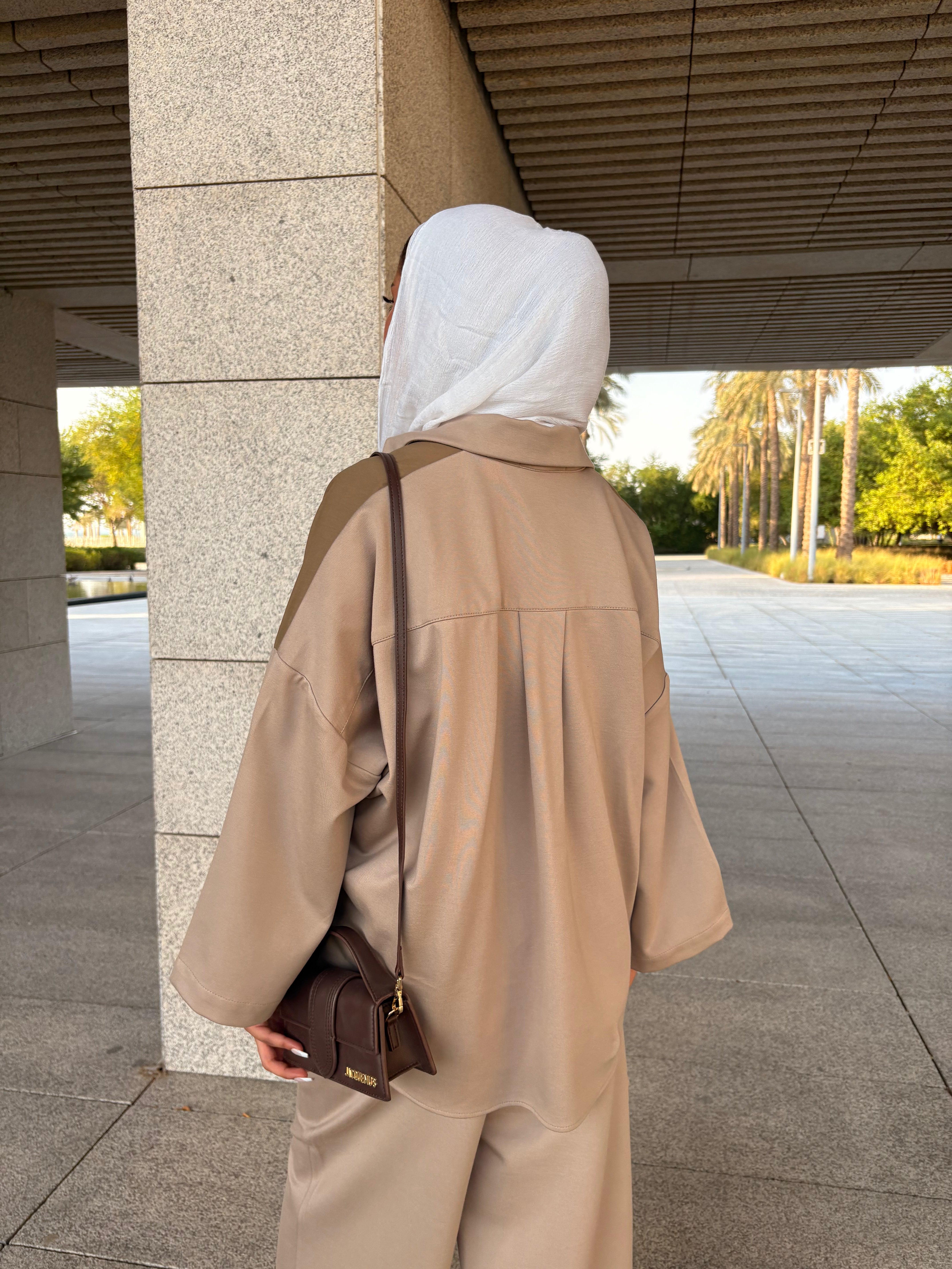 طقم كاجوال انيق بيج وزيتي