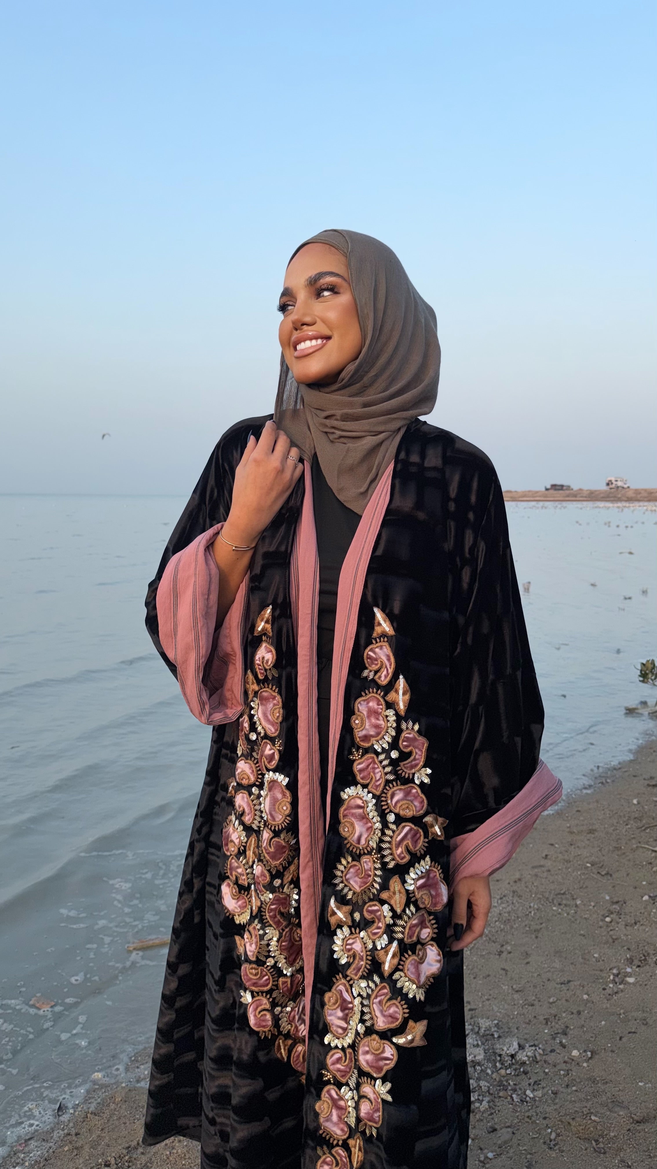 Velvet & Strass Petal Appliqué Bisht