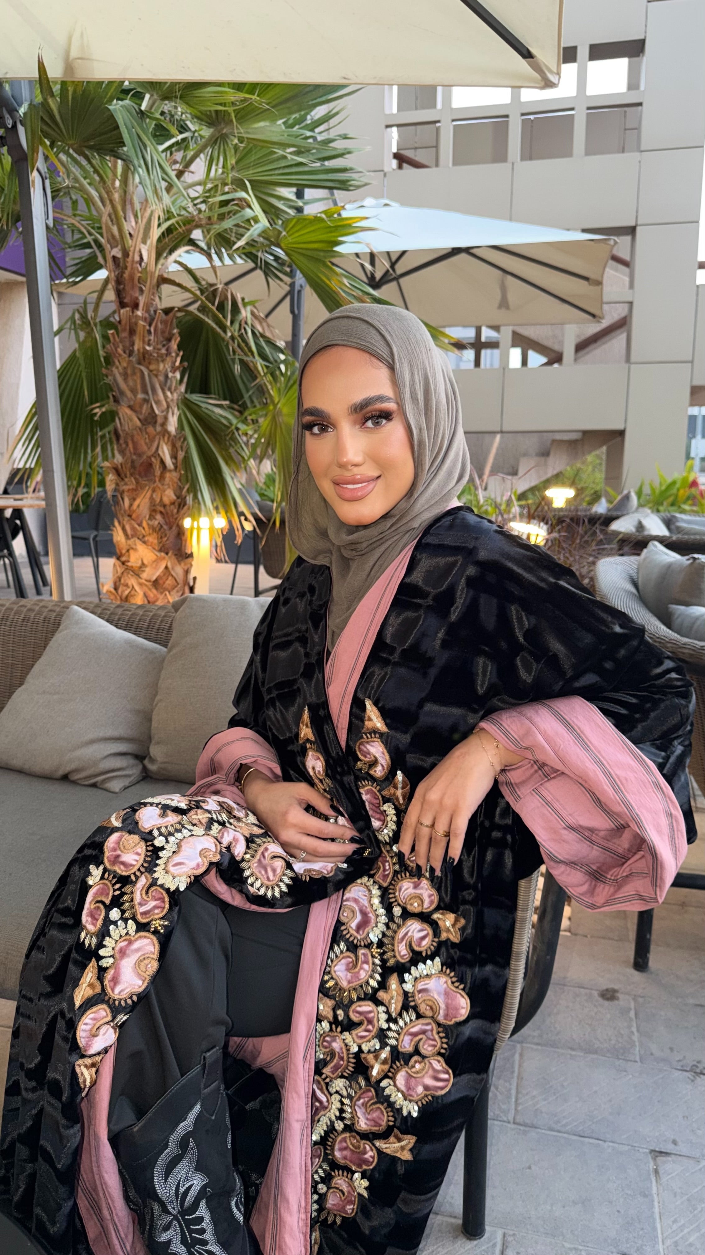 Velvet & Strass Petal Appliqué Bisht