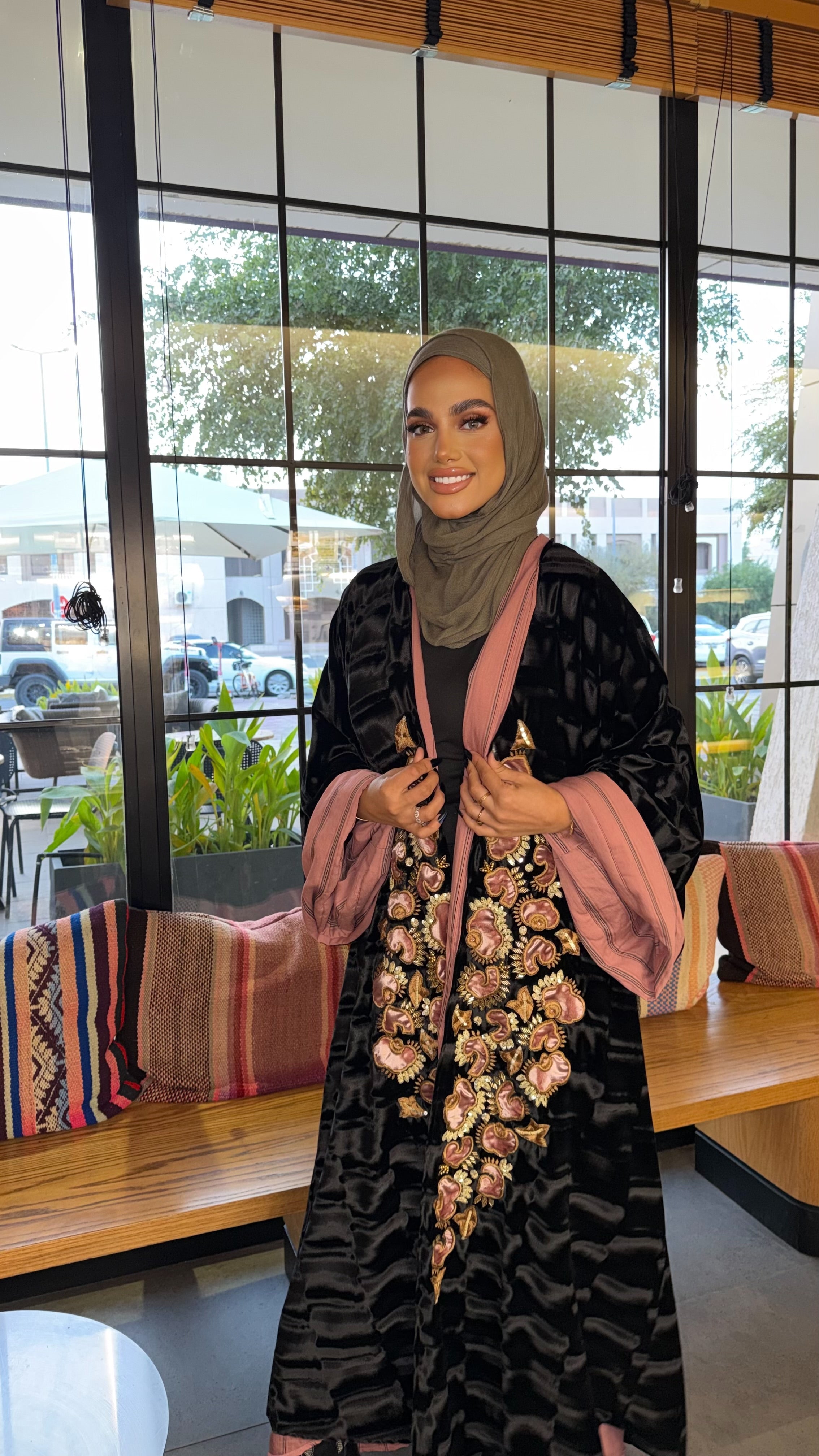 Velvet & Strass Petal Appliqué Bisht