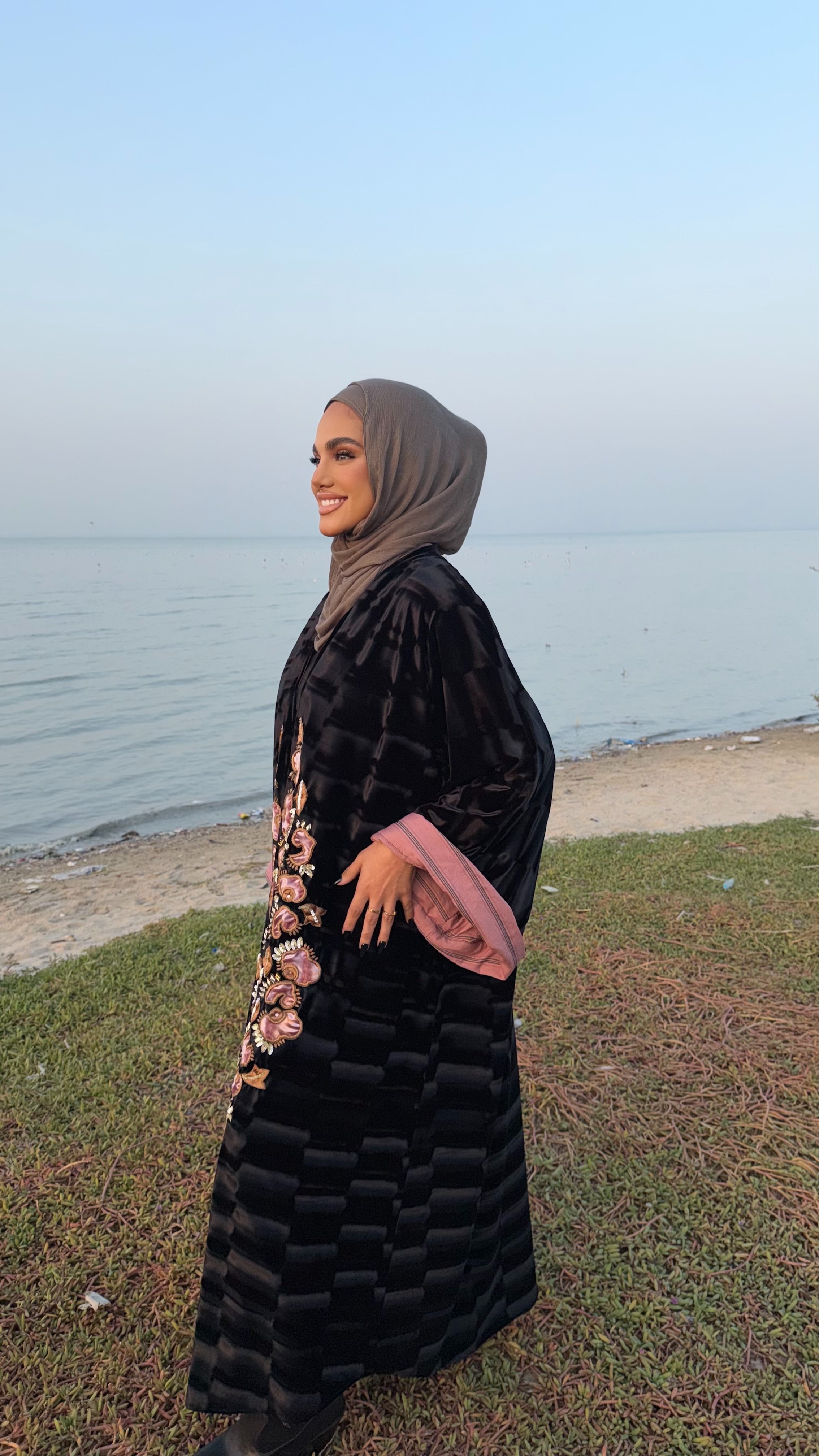 Velvet & Strass Petal Appliqué Bisht