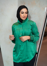 تحميل الصورة في عارض المعرض ، قميص ساتان برقبة عالية

